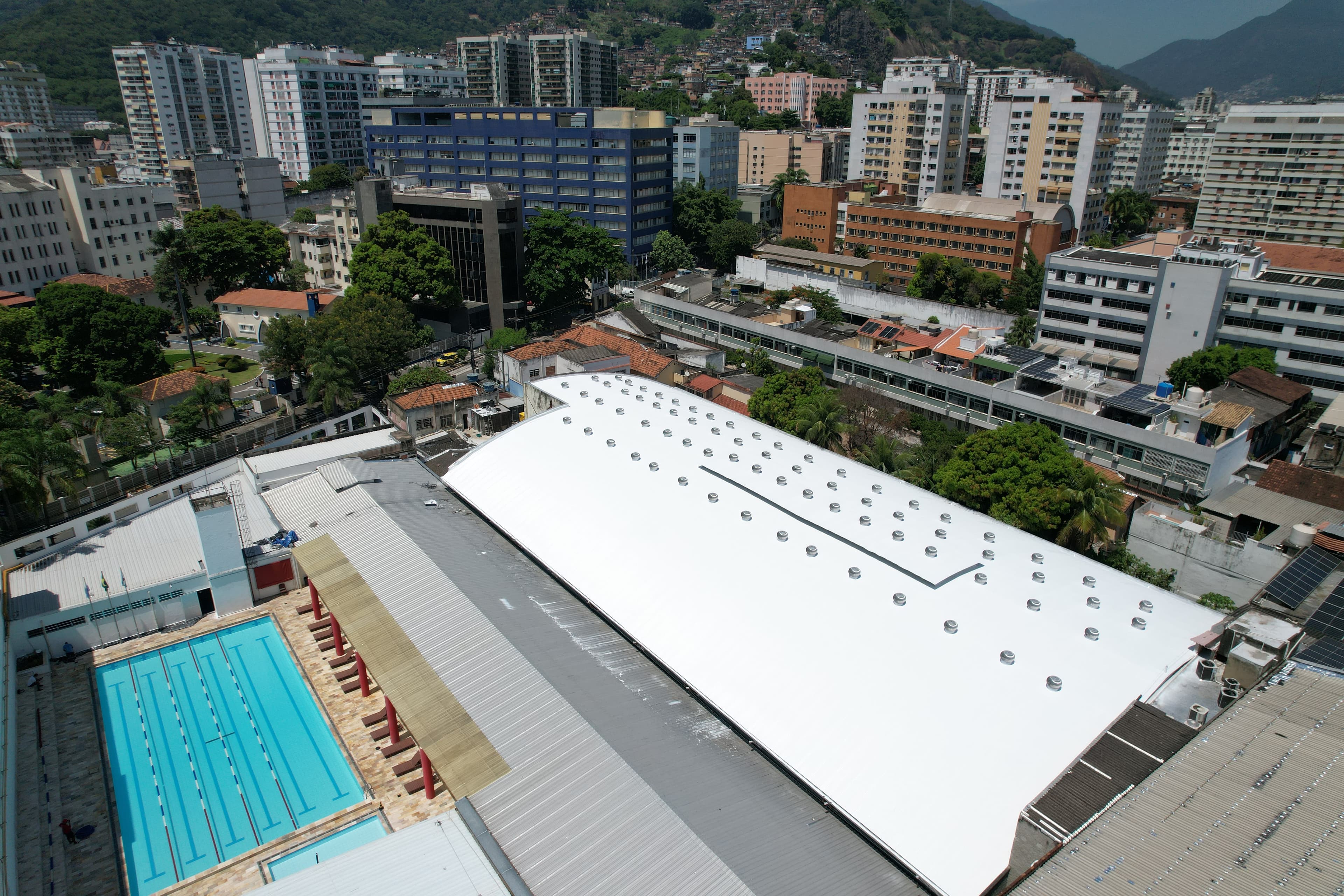 Clube Bradesco - Impermeabilização e tratamento térmico da cobertura do ginásio